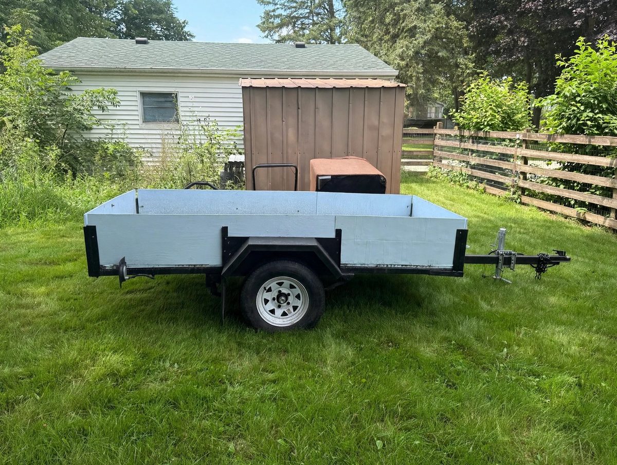 Foto real del trailer de Beto Hauls en Oak Creek / Real photo of the Beto Hauls trailer in Oak Creek